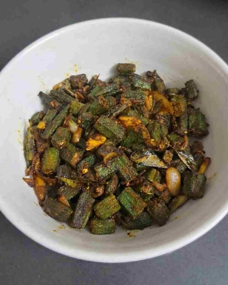 வெண்டைக்காய் பொரியல் – Simple vendakkai poriyal fry made with minimum ingredients