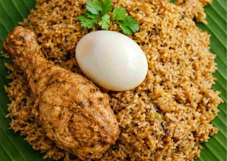Thalappakatti Dum Biryani Recipe at Home made with seeraga samba rice, chicken, and traditional Dindigul spices.