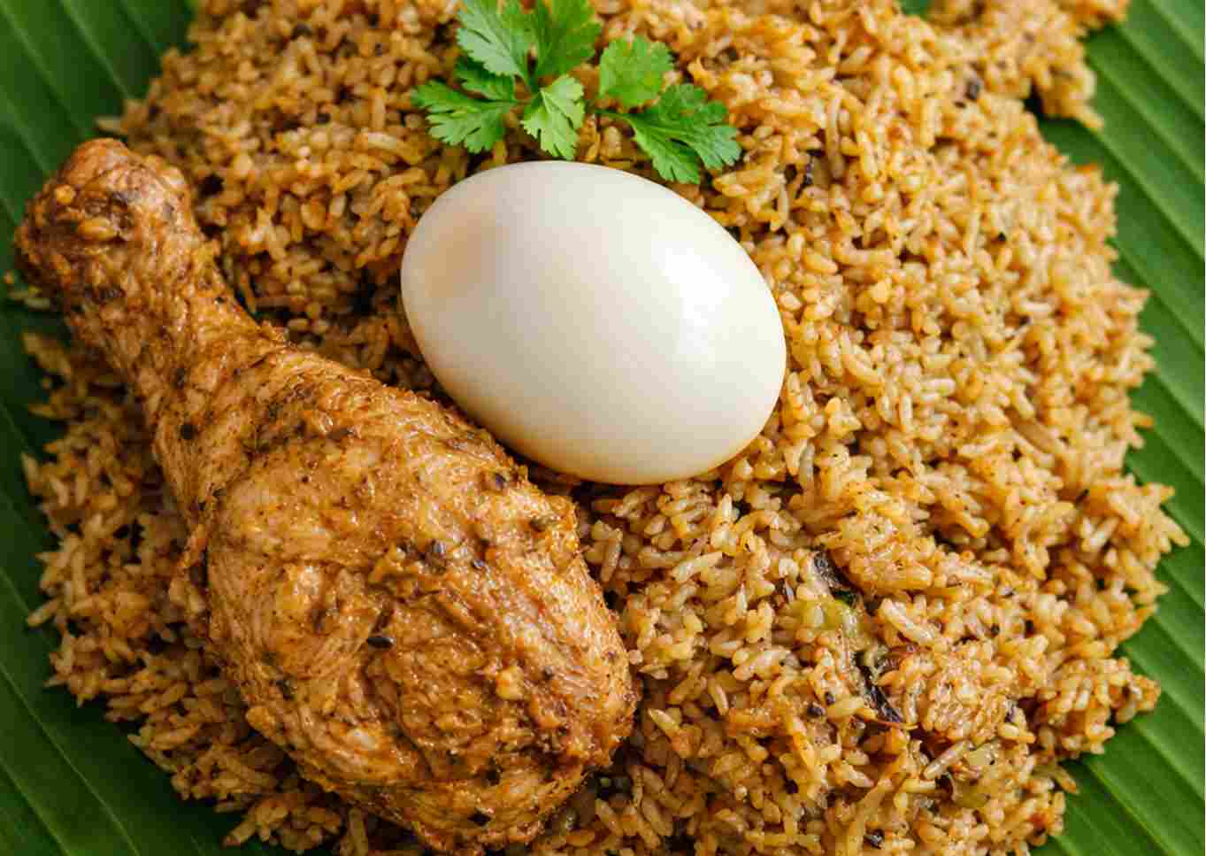 Thalappakatti Dum Biryani Recipe at Home made with seeraga samba rice, chicken, and traditional Dindigul spices.